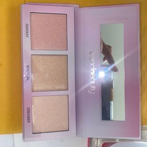 Unicorn Dust Highlighter pallet .